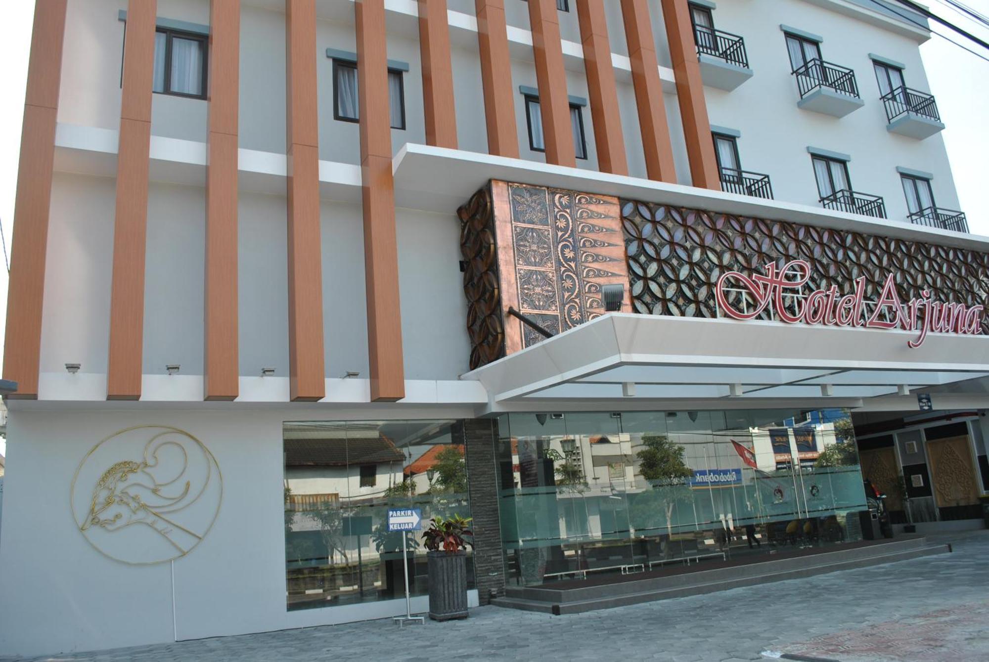 Hotel Arjuna Yogyakarta Kültér fotó