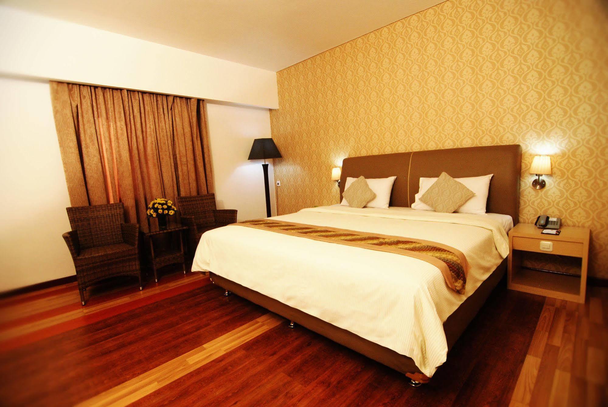 Hotel Arjuna Yogyakarta Kültér fotó