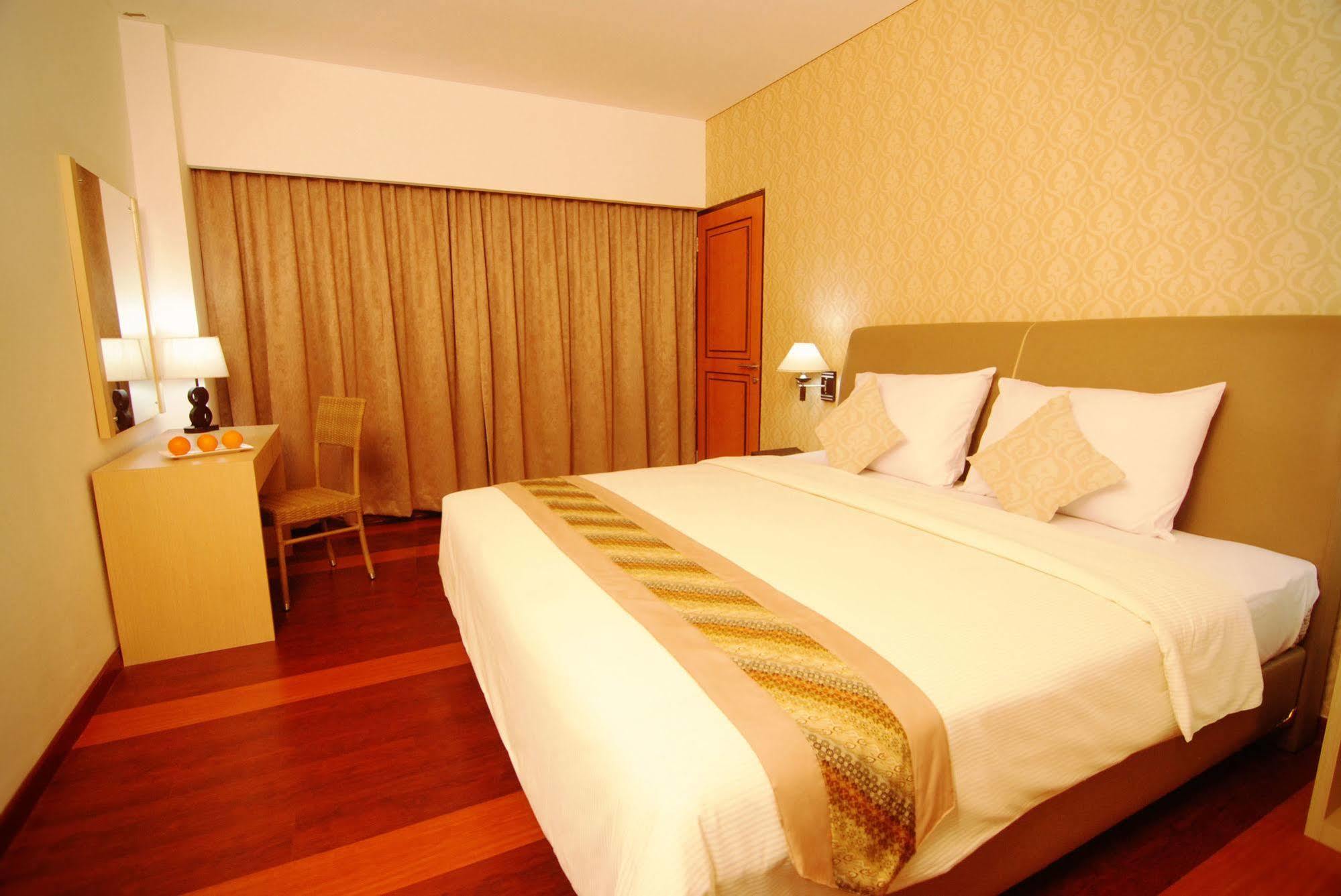 Hotel Arjuna Yogyakarta Kültér fotó